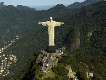 Статуя Христа-Искупителя (Cristo Redentor) на вершине г.Корковаду, Рио-де-Жанейро