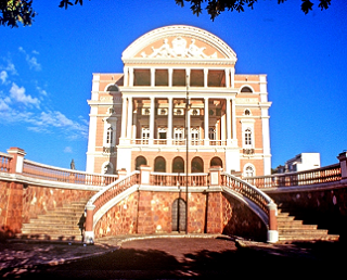 Амазонский театр (Teatro Amazonas) в городе Манаус, штат Амазонас